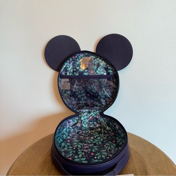 SOLD- NWT Vera Bradley Disney Whimsy Cosmetic Bag Case Mickey MinnieMouse Purple - Picture 10 of 16